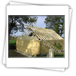 Casa cu peretii obtinuti prin chertare - vedere exterioara din timpul montajului
